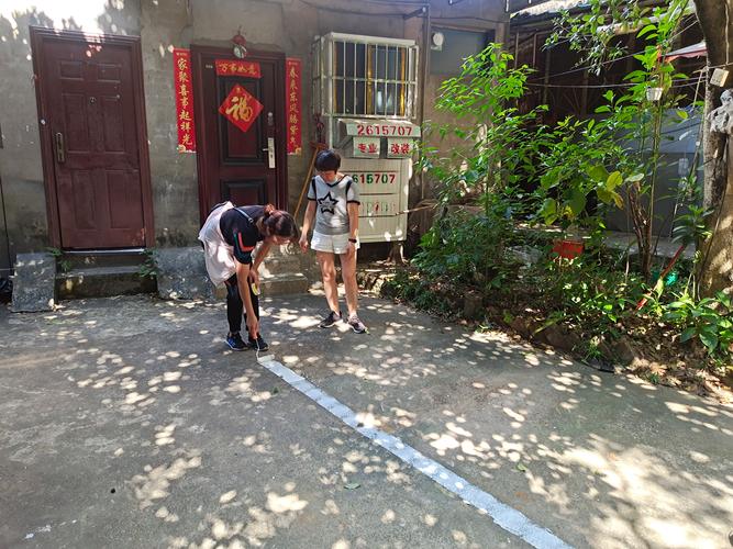 龙岗“打样”城市管理“绣花功” “游摊”变“坐商”获各方好评