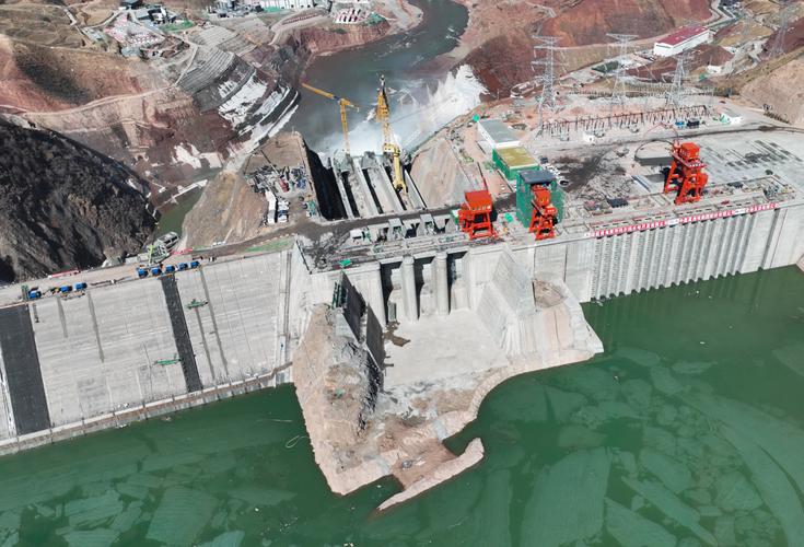黄河流域在建最大水电站1号机组转子吊装完成