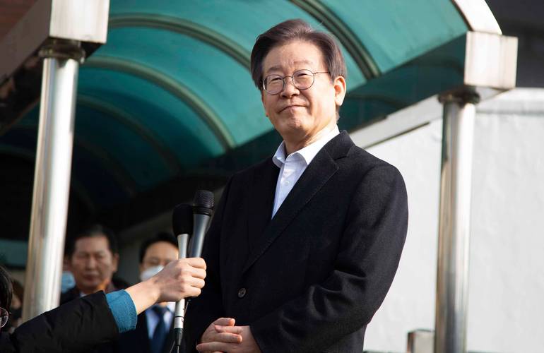 韩国执政党党首与国务总理计划紧急会面 讨论政局稳定方案