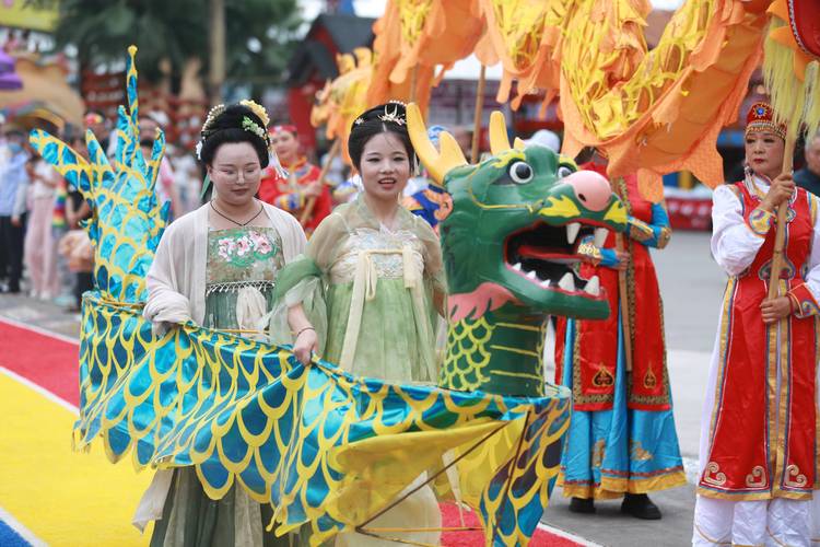 年轻人旅行热衷“新中式” “端午”遇上“高考”,热门区域酒店需提前预订
