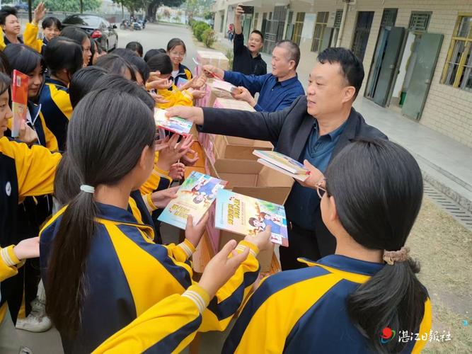 暑假“三下乡”丨衡阳师范学院:助学政策宣讲 呵护乡村孩子“读书梦”
