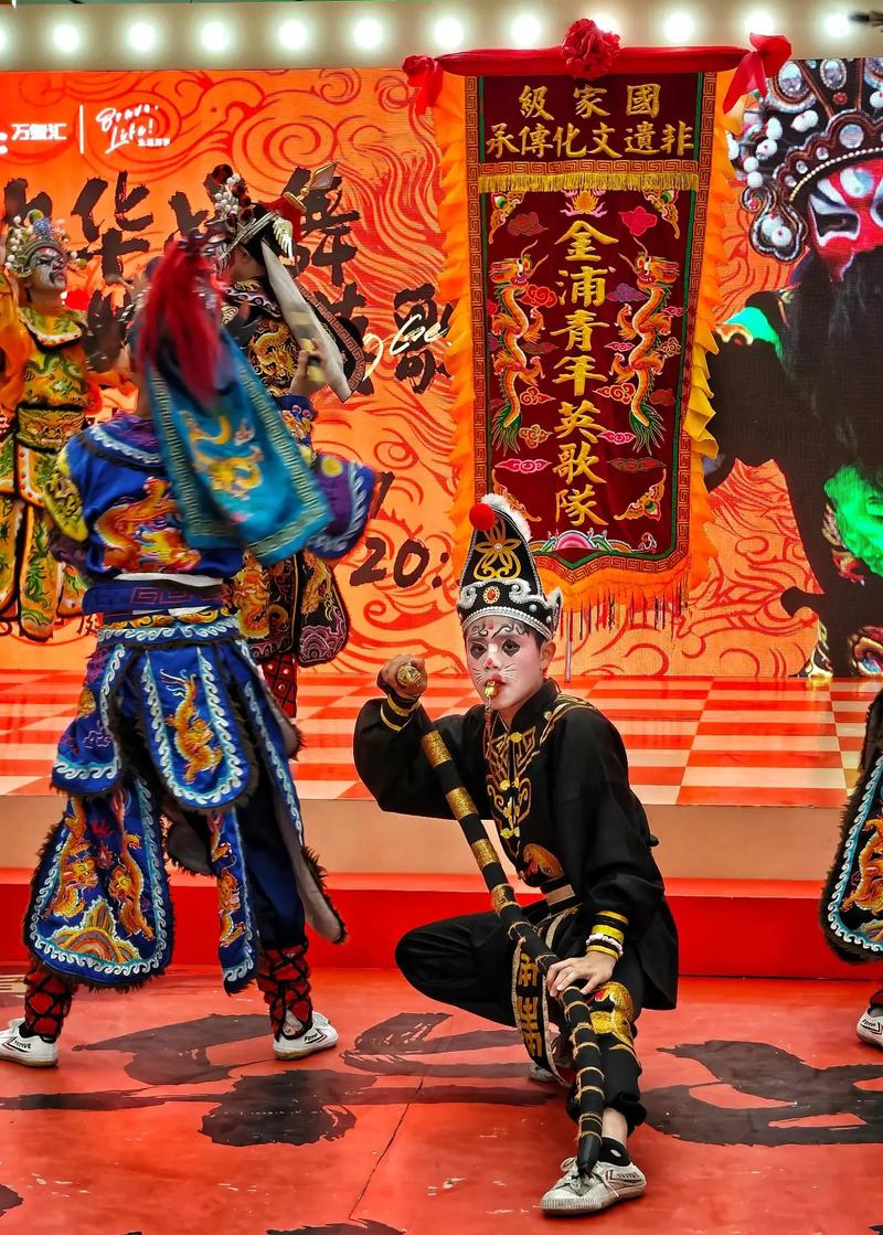 (新春见闻)潮汕英歌舞闹新春 传统与活力的融合