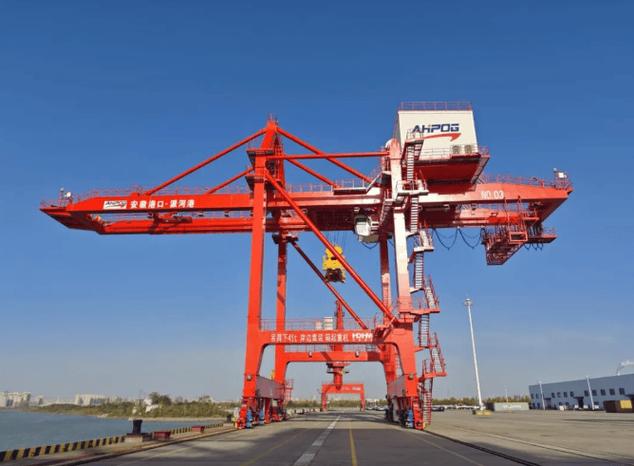 45吨岸桥启用 合肥造“新三样”产品水路运输再添助力