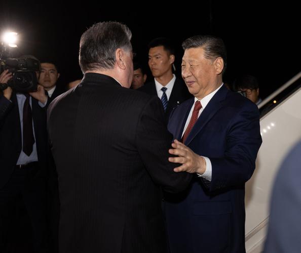 莫桑比克新任总统查波宣誓就职