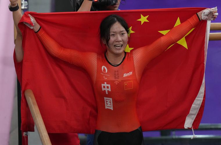打破世界纪录!东莞运动员王小梅巴黎残奥会夺冠