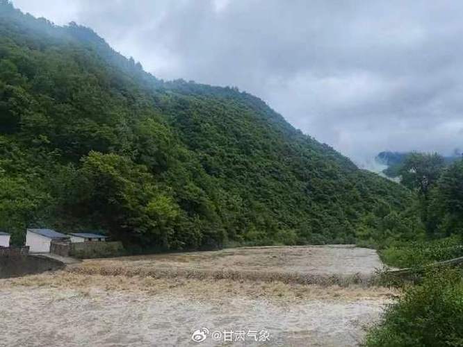 甘肃省康县发布暴雨黄色预警_2