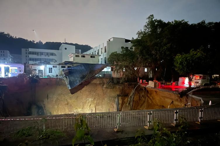 致3死2伤,重庆一弃土场发生泥浆坍塌
