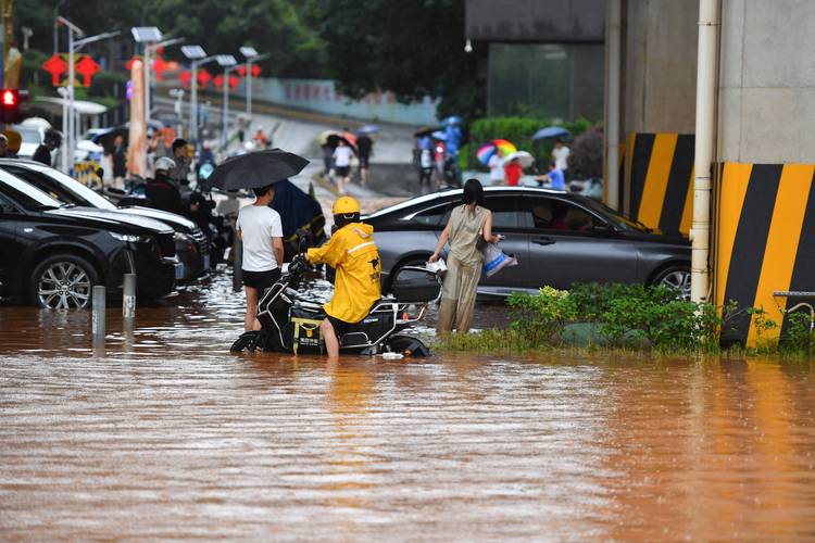 暴雨来袭!湖南未来三天多降水,局地有暴雨到大暴雨