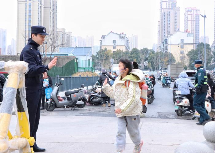 合肥瑶海区加强应急处置 保障市民正常出行