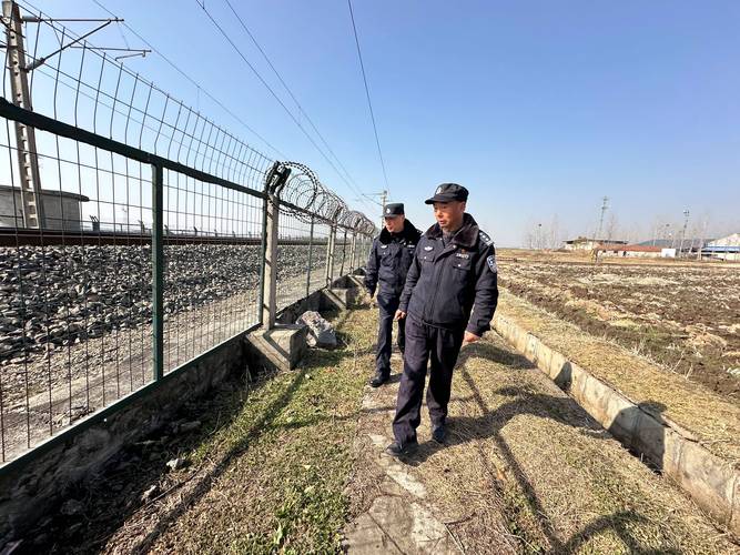 (新春走基层)江西“老表”十年护航 与广西沿海高铁结“不解之缘”
