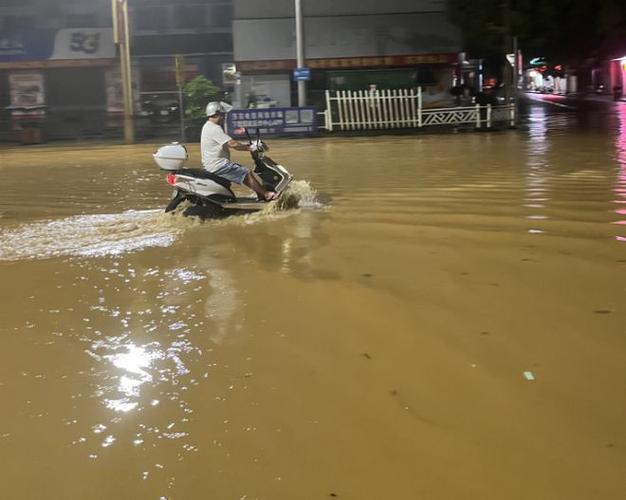 注意!周末广西强降雨和强对流来袭 局地有暴雨到大暴雨