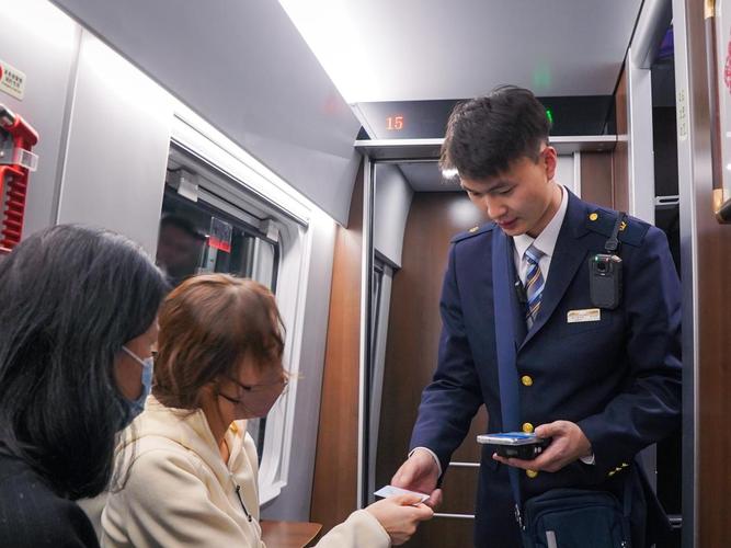 银川客运段端午假期运送旅客量同比增长36%
