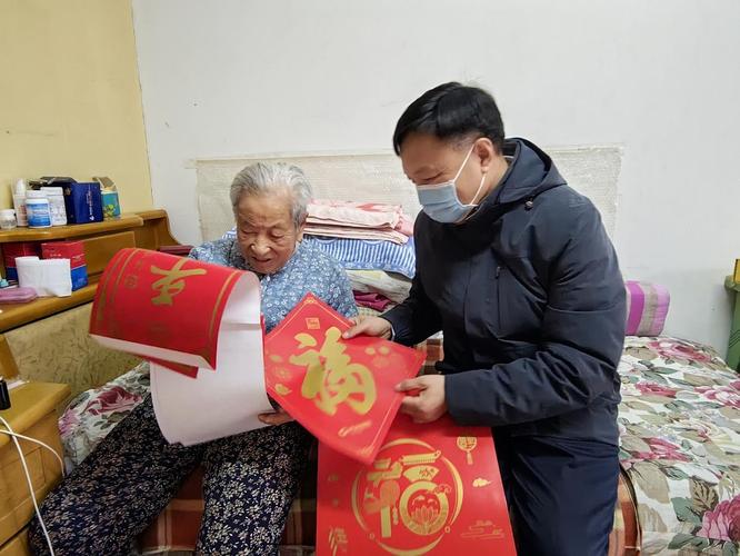 新春走基层丨来这里的人,年龄差超100岁