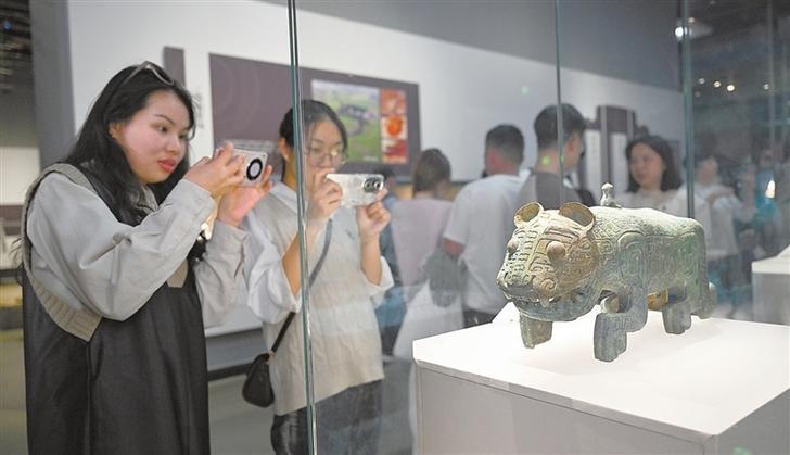 走进博物馆感受文物魅力