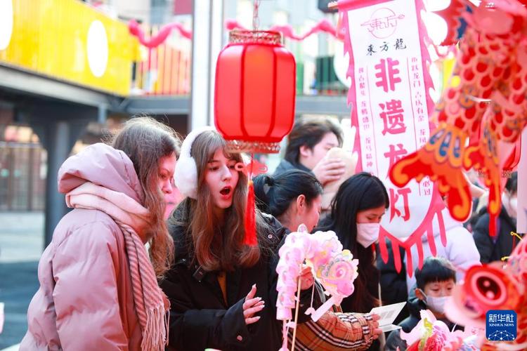 (新春见闻)年味渐浓 侨乡汕头各国花卉争芳迎新春