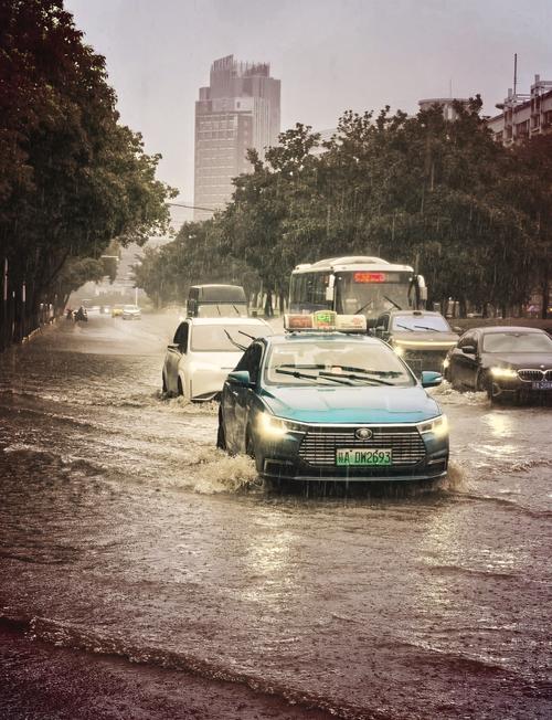 雨还在持续!南昌这些公交线路受影响