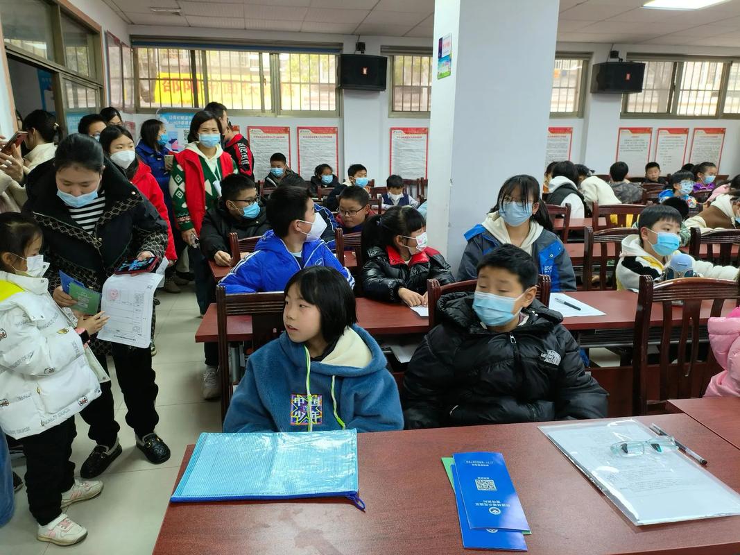 湖南交通工程学院暑期社会实践团开展禁毒宣传活动 传递健康无毒正能量