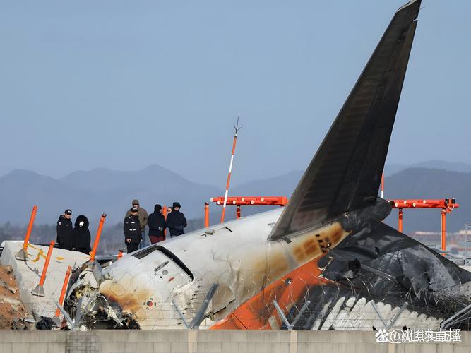 韩国一波音737客机在日本福冈机场降落时滑出跑道