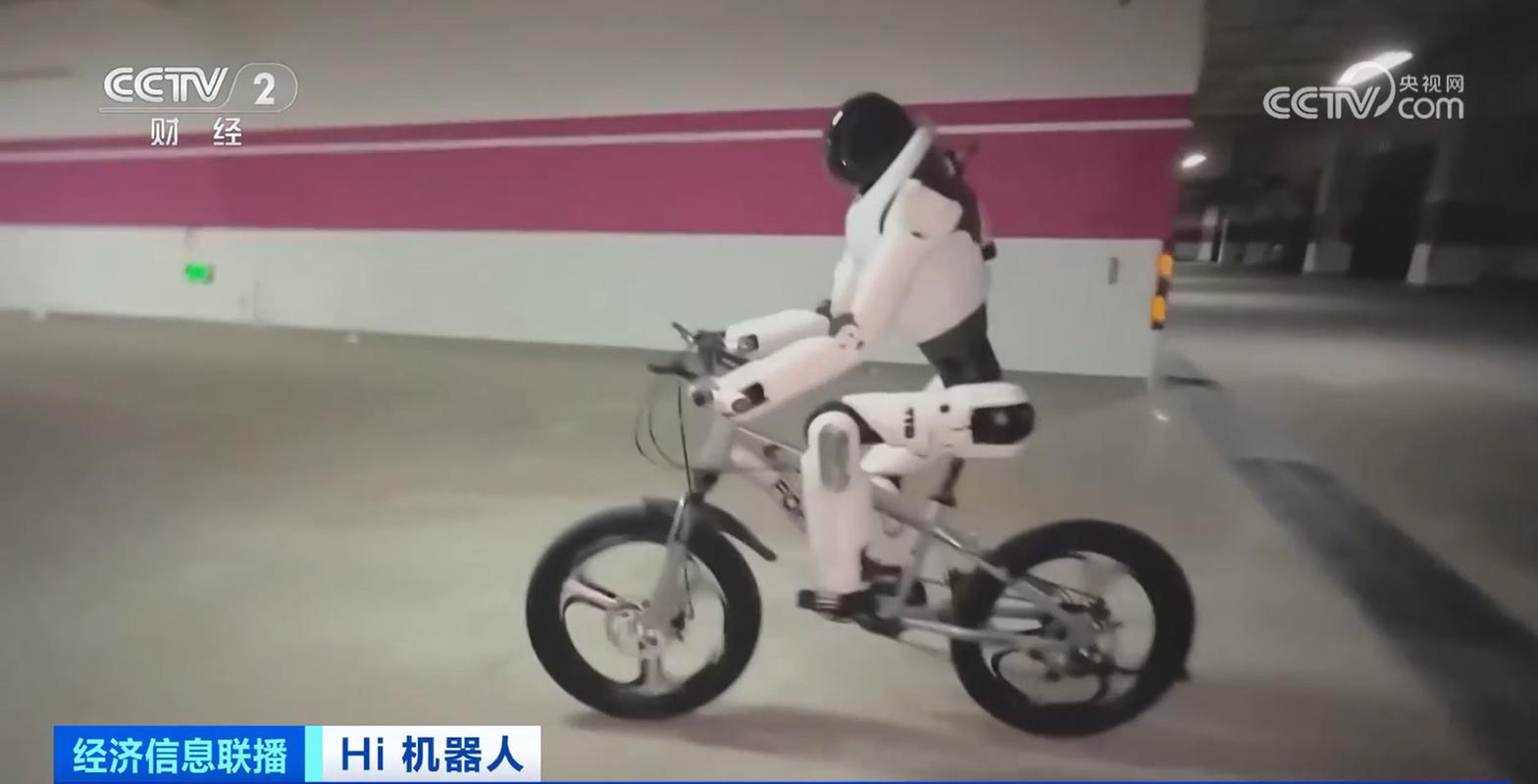 骑车、缝葡萄 毫秒级交互人形机器人“秀”新技能