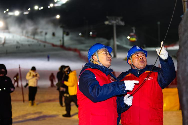 风雪中,他们守护万家灯火华东最大能源基地保供电直击