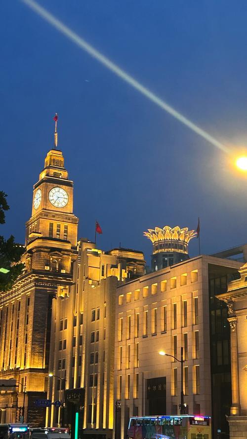 官方出手了！上海外滩这一幕，网友怒了